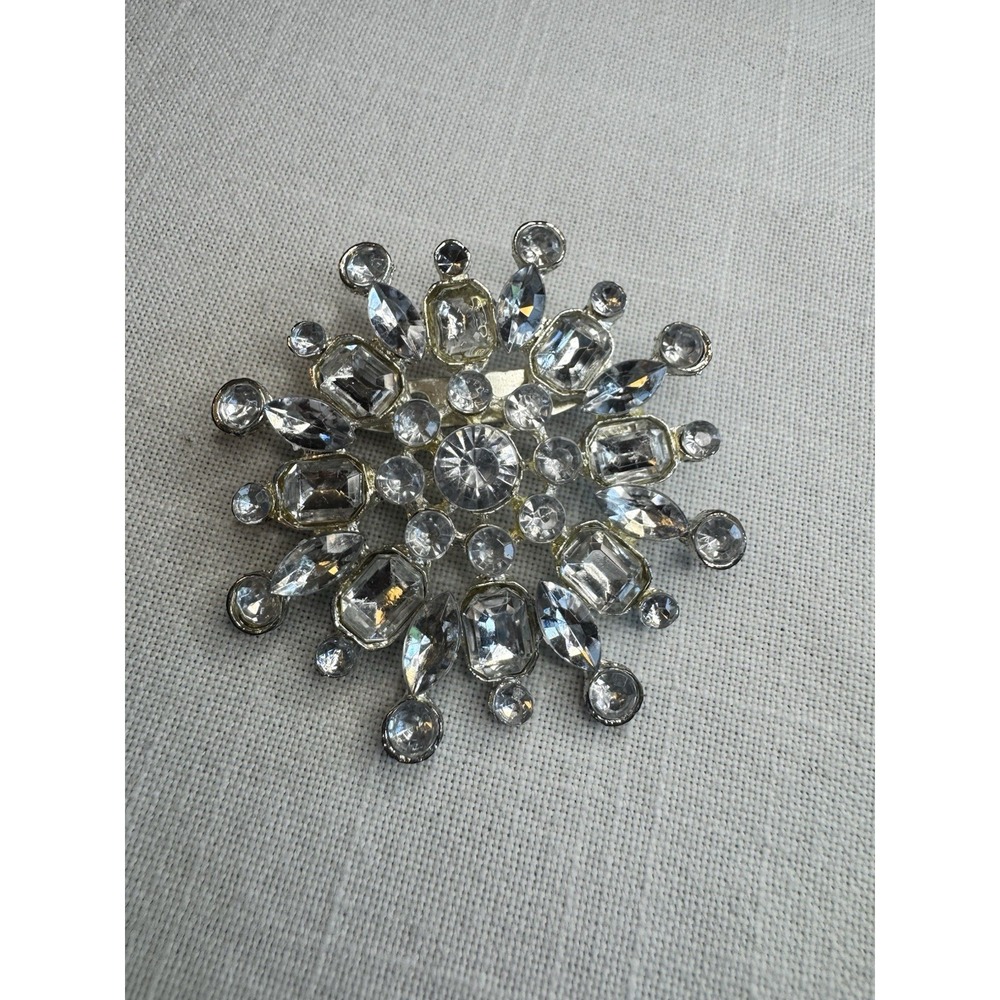 Vintage Large Clear Rhinestone Starburst Silvertone Brooch Pin